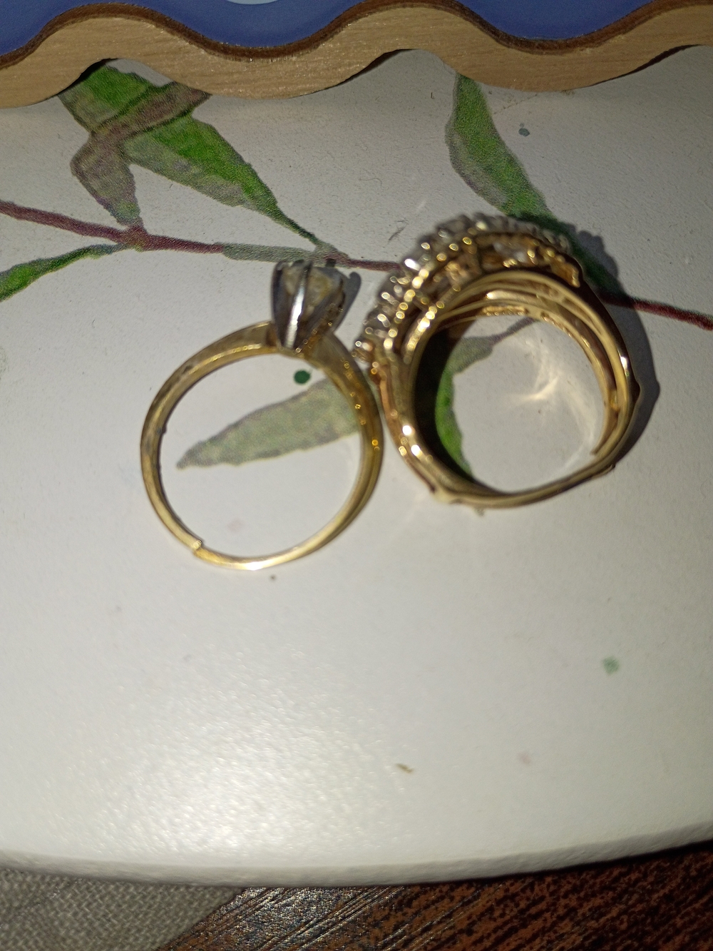 Beautiful Unique 14 Kt Gold Wedding Set - Picture 8 of 9